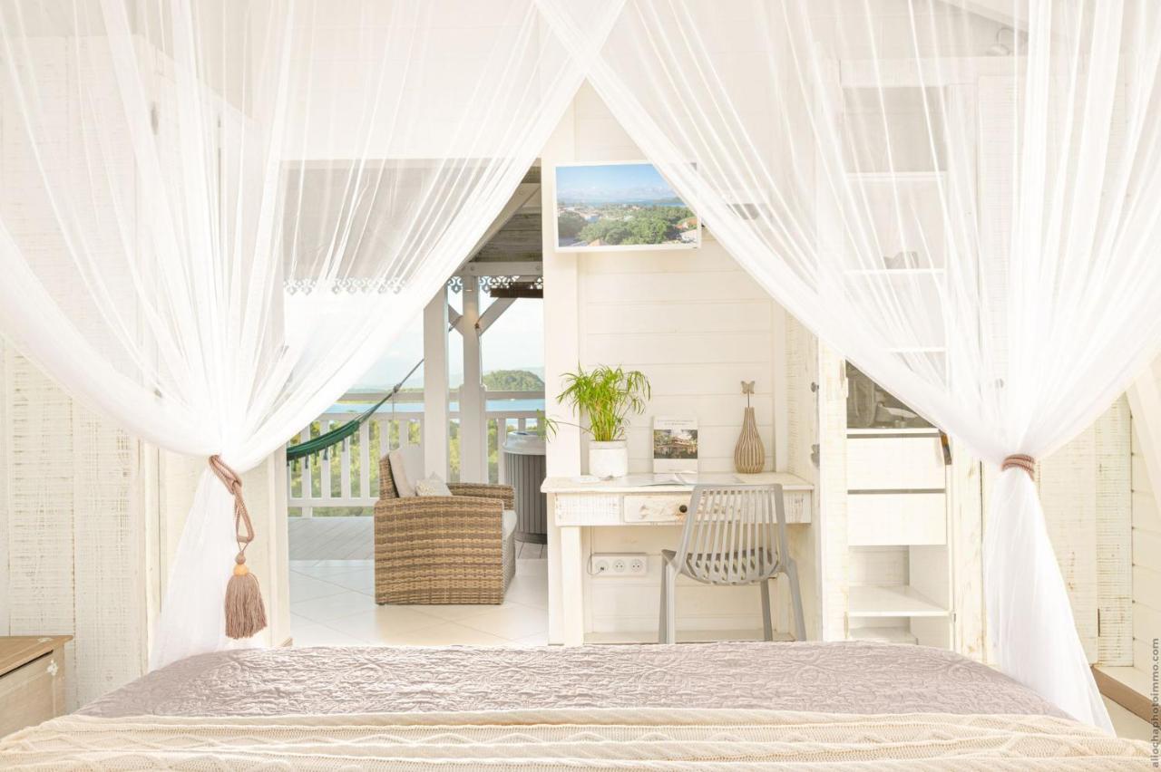 Bungalow Vanille Pacane - Vue Mer Avec Spa Prive เลส์ทรัวส์-ซีเลต์ ภายนอก รูปภาพ