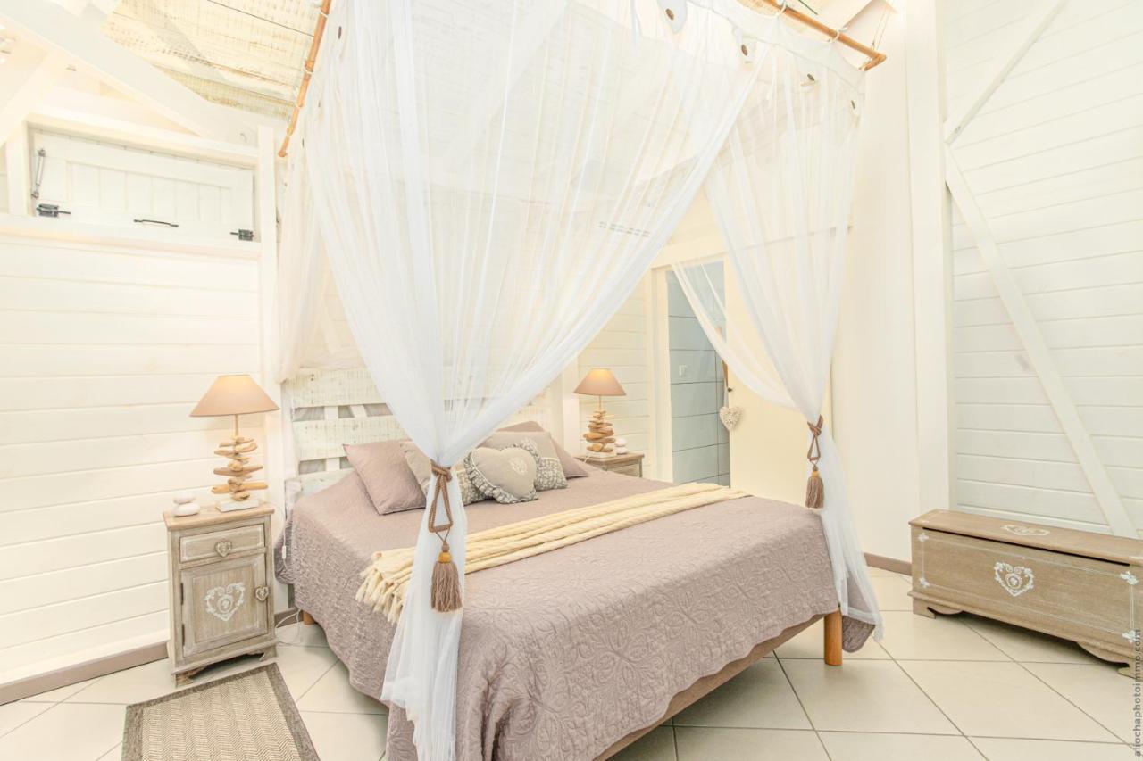 Bungalow Vanille Pacane - Vue Mer Avec Spa Prive เลส์ทรัวส์-ซีเลต์ ภายนอก รูปภาพ