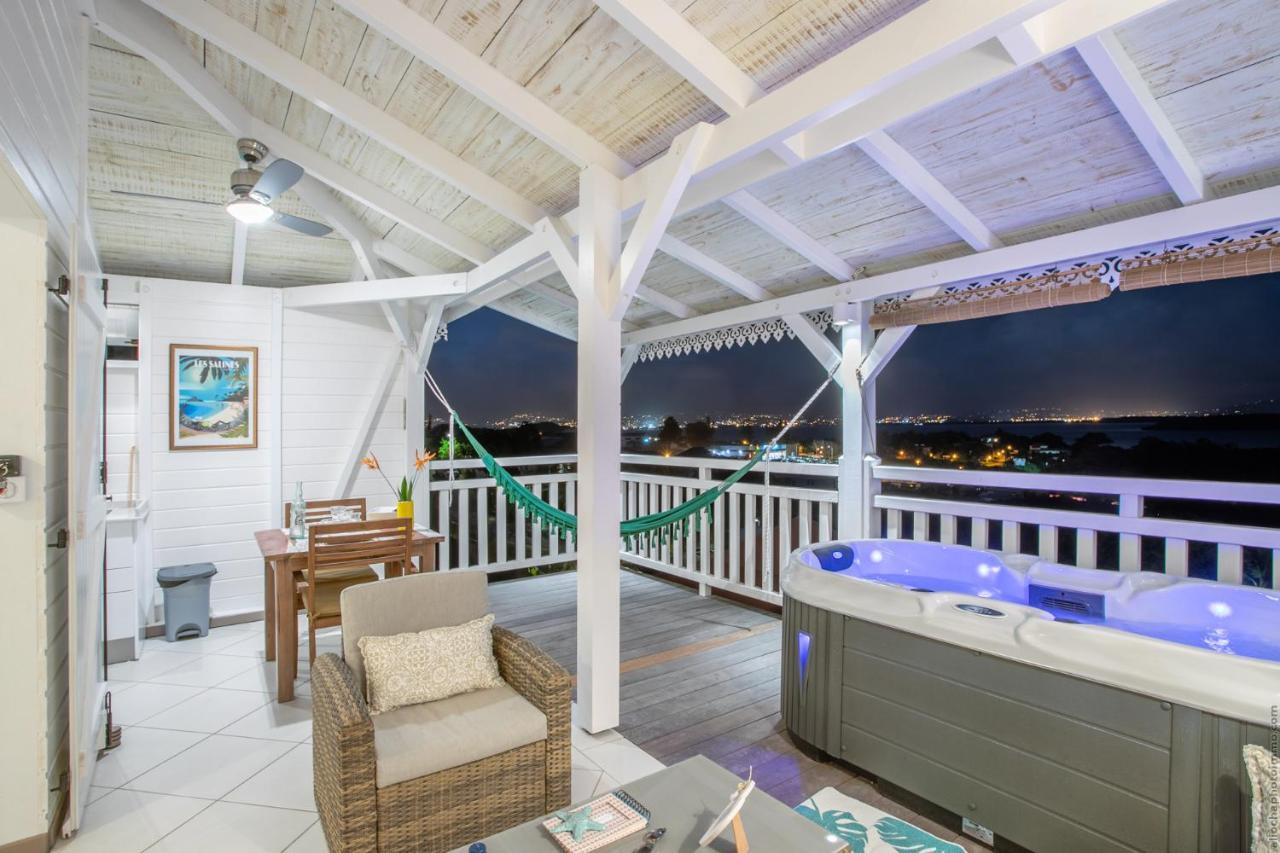 Bungalow Vanille Pacane - Vue Mer Avec Spa Prive เลส์ทรัวส์-ซีเลต์ ภายนอก รูปภาพ
