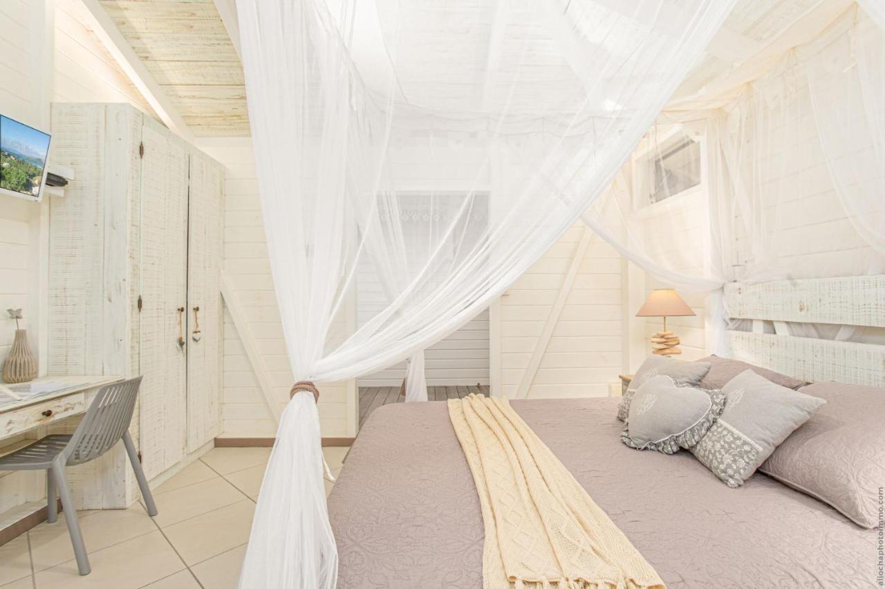 Bungalow Vanille Pacane - Vue Mer Avec Spa Prive เลส์ทรัวส์-ซีเลต์ ภายนอก รูปภาพ