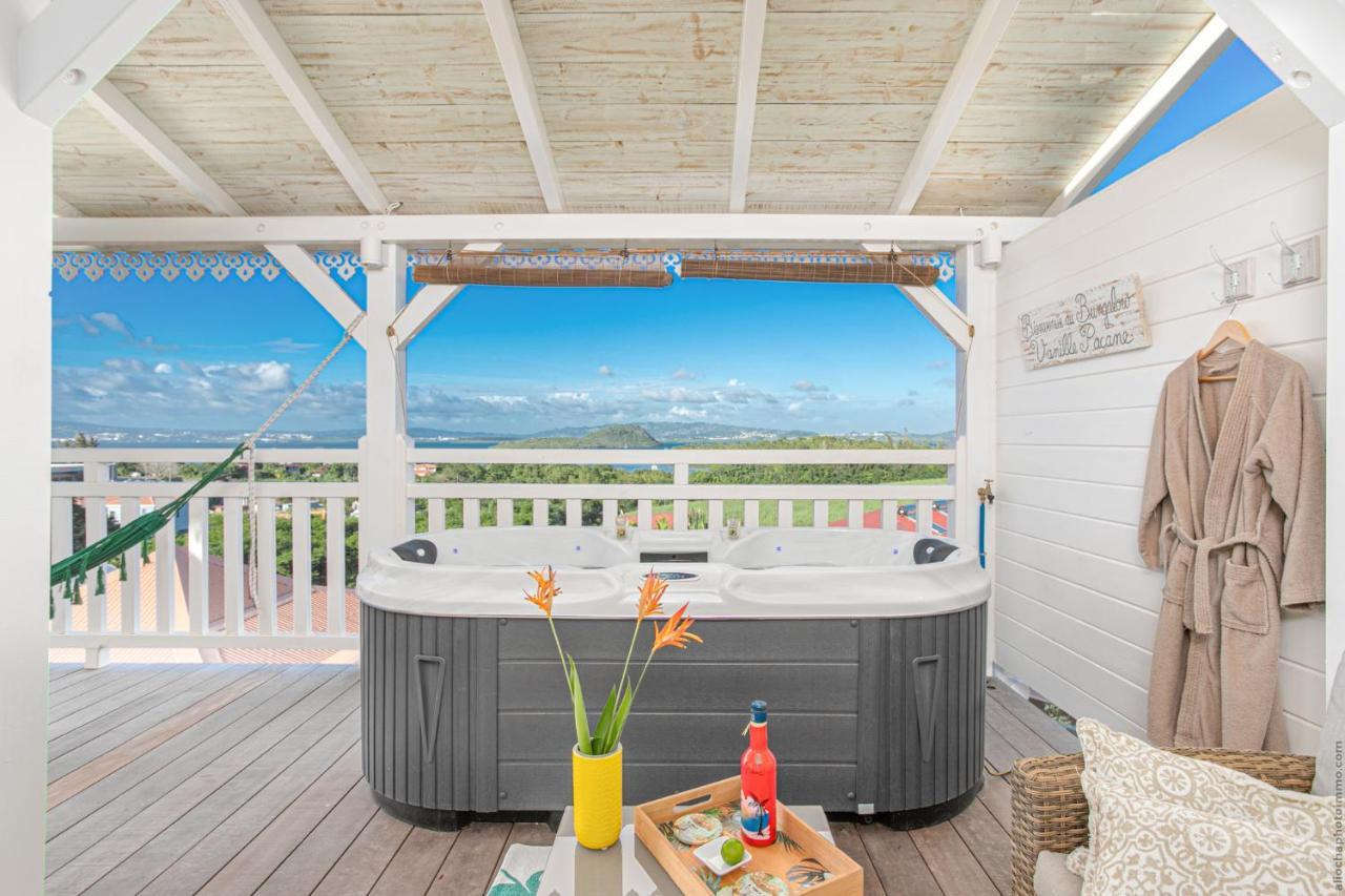 Bungalow Vanille Pacane - Vue Mer Avec Spa Prive เลส์ทรัวส์-ซีเลต์ ภายนอก รูปภาพ